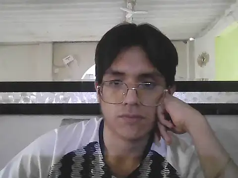 Snapshot of HardDick2 chatting on June 21, 9:50 pm HardDick2 online show from June 21, 9:50 pm