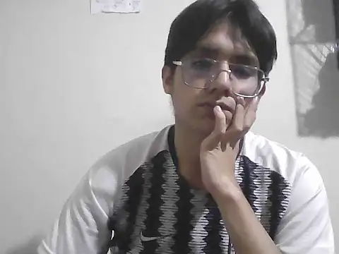 Snapshot of HardDick2 chatting on June 27, 4:50 am HardDick2 online show from June 27, 4:50 am