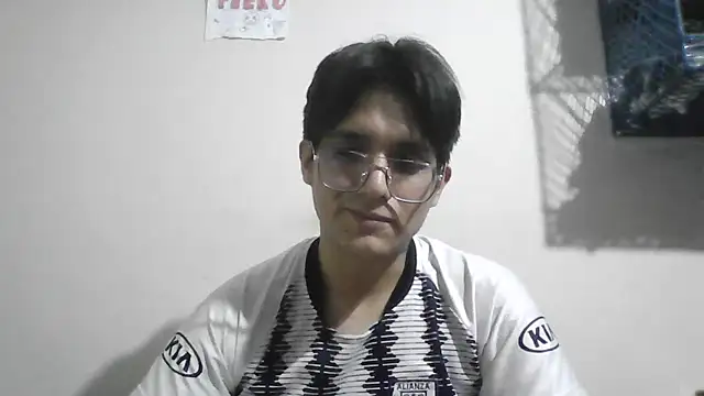 Snapshot of HardDick2 chatting on August 3, 4:55 am HardDick2 online show from August 3, 4:55 am