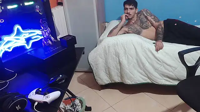 Badboyi1997 online show from October 16, 1:50 am