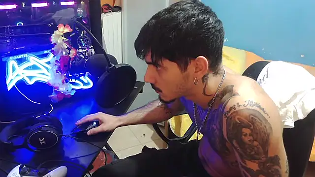 Badboyi1997 online show from October 20, 4:18 pm