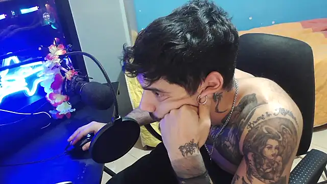 Badboyi1997 online show from October 25, 1:02 am