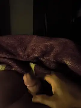 Snapshot of mirrowhot chatting on February 13, 7:04 am mirrowhot online show from February 13, 7:04 am