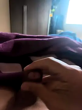 mirrowhot online show from April 13, 6:52 am