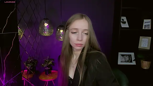 Snapshot of OliviaGentle chatting on December 16, 9:31 pm OliviaGentle online show from December 16, 9:31 pm