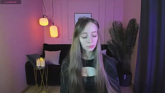 Snapshot of OliviaGentle chatting on January 2, 4:02 pm OliviaGentle online show from January 2, 4:02 pm