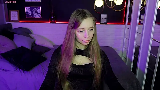 Snapshot of OliviaGentle chatting on January 5, 12:31 am OliviaGentle online show from January 5, 12:31 am