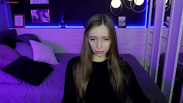 Snapshot of OliviaGentle chatting on January 5, 10:19 pm OliviaGentle online show from January 5, 10:19 pm