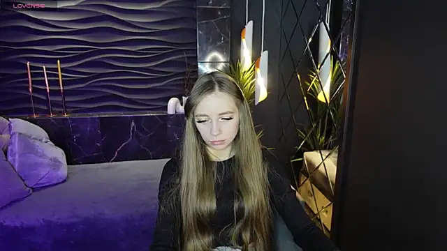 Snapshot of OliviaGentle chatting on January 10, 1:21 am OliviaGentle online show from January 10, 1:21 am