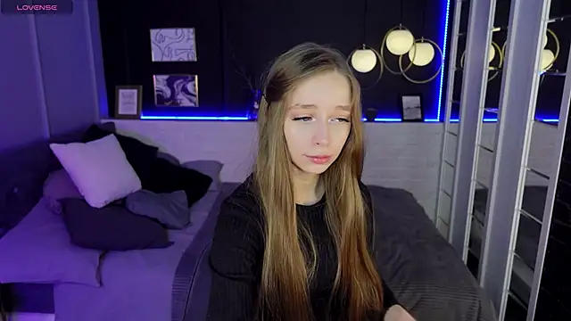 Snapshot of OliviaGentle chatting on February 6, 2:22 am OliviaGentle online show from February 6, 2:22 am