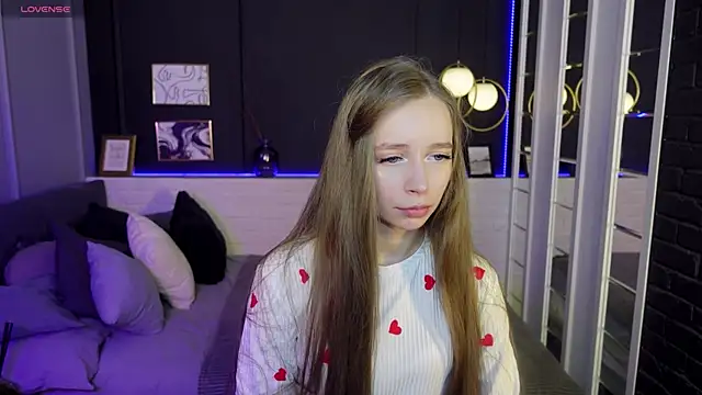 Snapshot of OliviaGentle chatting on February 8, 10:29 pm OliviaGentle online show from February 8, 10:29 pm