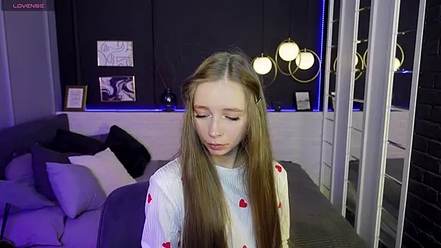 Snapshot of OliviaGentle chatting on February 9, 1:33 am OliviaGentle online show from February 9, 1:33 am