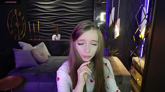 Snapshot of OliviaGentle chatting on March 6, 1:05 am OliviaGentle online show from March 6, 1:05 am