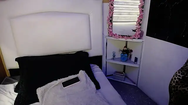 Snapshot of palmer_mIix chatting on March 14, 12:40 pm palmer mIix online show from March 14, 12:40 pm