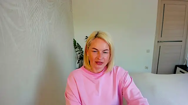 Alicee Gracee online show from June 21, 8:28 am