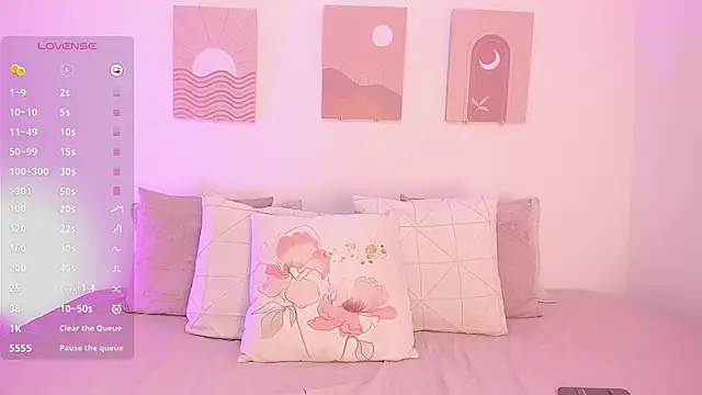 Snapshot of Mia_Heartt chatting on February 17, 6:48 pm Mia Heartt online show from February 17, 6:48 pm