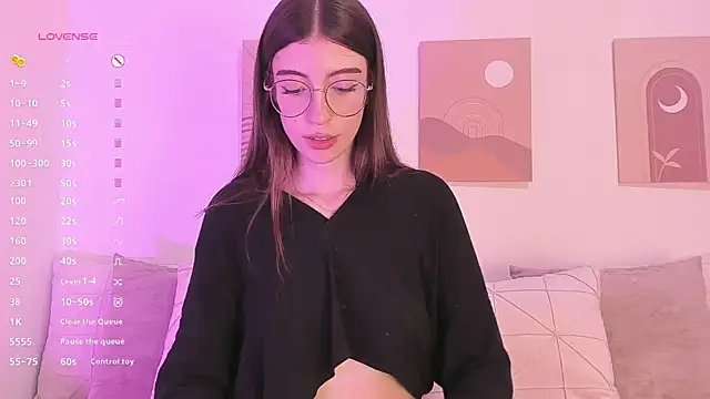 Snapshot of Mia_Heartt chatting on March 18, 10:15 pm Mia Heartt online show from March 18, 10:15 pm