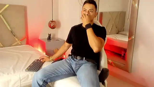 Lucii fer  online show from November 15, 11:40 am