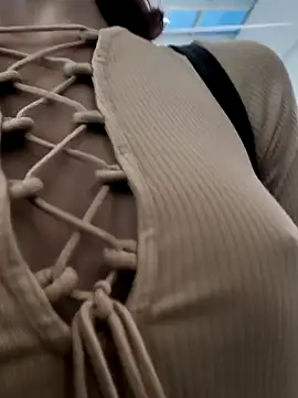 Snapshot of beaverwoman chatting on December 25, 2:02 pm beaverwoman online show from December 25, 2:02 pm