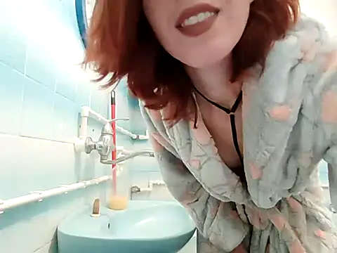 Snapshot of beaverwoman chatting on December 30, 10:45 pm beaverwoman online show from December 30, 10:45 pm