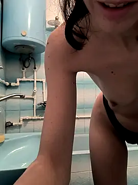 Snapshot of beaverwoman chatting on February 27, 9:58 pm beaverwoman online show from February 27, 9:58 pm