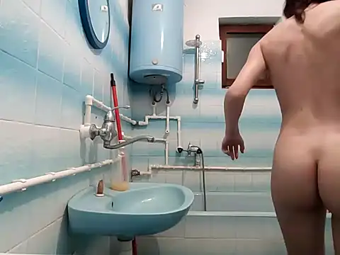 Snapshot of beaverwoman chatting on March 2, 10:38 pm beaverwoman online show from March 2, 10:38 pm