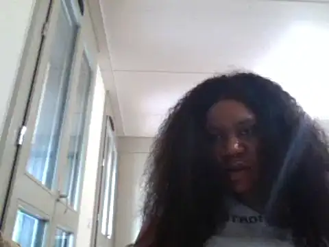 Snapshot of bonbonaumiel chatting on December 2, 11:23 am bonbonaumiel online show from December 2, 11:23 am