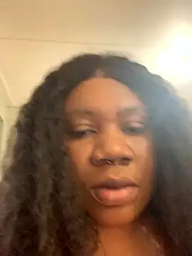 Snapshot of bonbonaumiel chatting on December 7, 12:02 pm bonbonaumiel online show from December 7, 12:02 pm