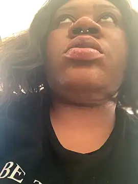 Snapshot of bonbonaumiel chatting on January 1, 2:09 pm bonbonaumiel online show from January 1, 2:09 pm