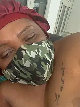 Snapshot of bonbonaumiel chatting on January 2, 7:51 pm bonbonaumiel online show from January 2, 7:51 pm