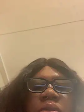 Snapshot of bonbonaumiel chatting on January 5, 9:59 am bonbonaumiel online show from January 5, 9:59 am