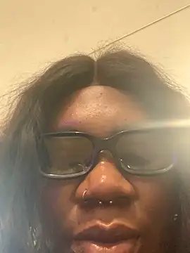 Snapshot of bonbonaumiel chatting on January 5, 1:04 pm bonbonaumiel online show from January 5, 1:04 pm