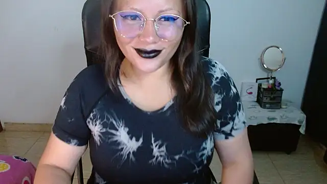 Snapshot of miss_evoleth2 chatting on June 7, 5:00 am miss evoleth2 online show from June 7, 5:00 am
