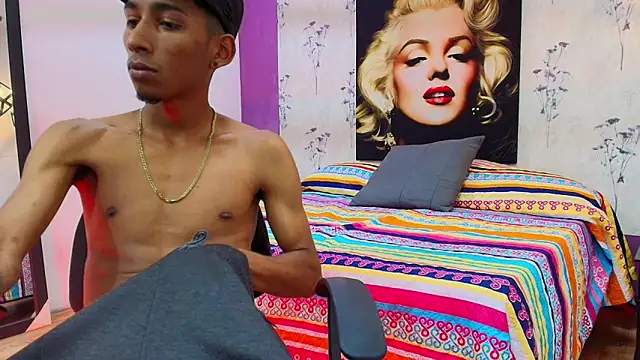 Snapshot of alejandro_king1 chatting on February 24, 3:53 pm alejandro king1 online show from February 24, 3:53 pm