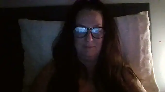 Snapshot of Tillieuk chatting on April 29, 9:21 pm Tillieuk online show from April 29, 9:21 pm