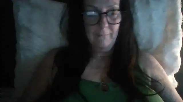 Snapshot of Tillieuk chatting on May 2, 10:04 pm Tillieuk online show from May 2, 10:04 pm