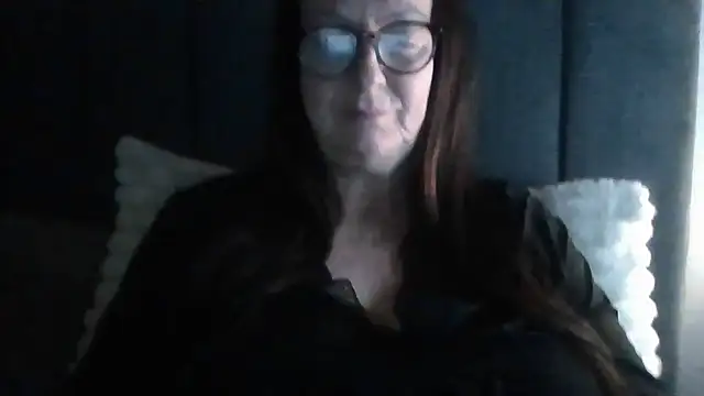 Snapshot of Tillieuk chatting on May 11, 10:18 pm Tillieuk online show from May 11, 10:18 pm