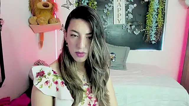 Snapshot of queen-natty chatting on September 24, 1:36 pm queen-natty online show from September 24, 1:36 pm