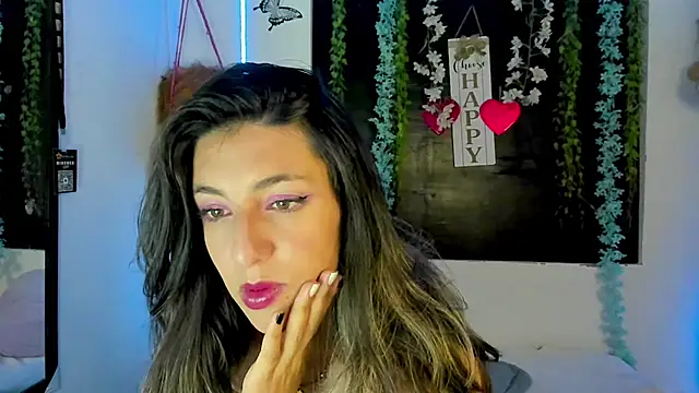 queen-natty online show from February 18, 1:56 am