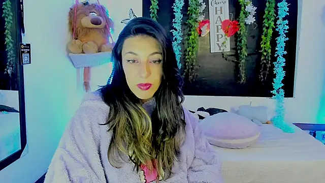 Snapshot of queen-natty chatting on April 8, 3:17 am queen-natty online show from April 8, 3:17 am