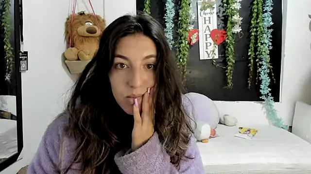 Snapshot of queen-natty chatting on April 15, 2:24 pm queen-natty online show from April 15, 2:24 pm