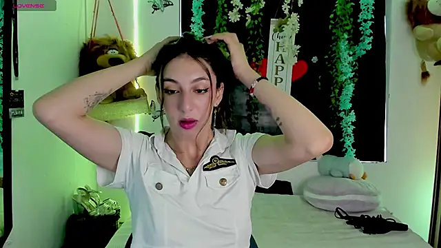 Snapshot of queen-natty chatting on April 29, 2:21 pm queen-natty online show from April 29, 2:21 pm