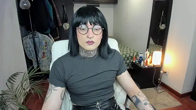 ShiiraVelkor online show from September 11, 9:53 am