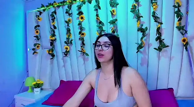 Lucy Anall  online show from January 24, 10:30 pm