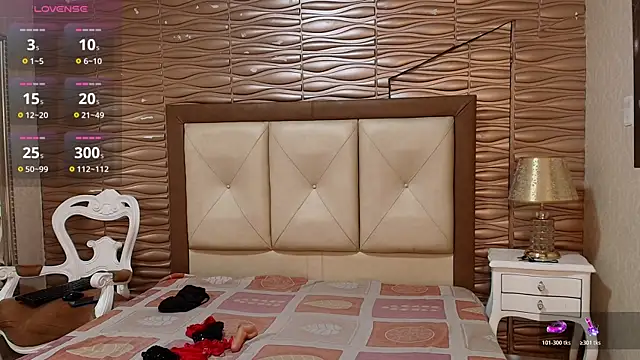 Snapshot of Brianrosex chatting on April 23, 1:51 am Brianrosex online show from April 23, 1:51 am