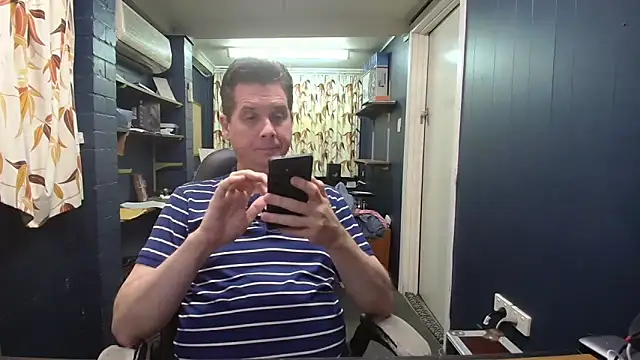 tilobinder online show from November 1, 4:09 pm