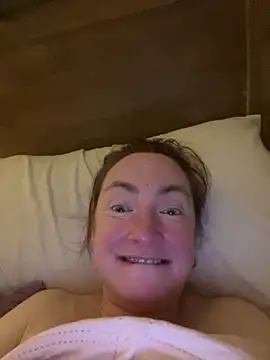 Snapshot of LouiseTswing chatting on December 30, 11:28 pm LouiseTswing online show from December 30, 11:28 pm