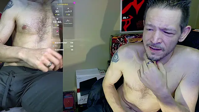 Snapshot of MasterForgedRayy chatting on December 7, 3:36 am MasterForgedRayy online show from December 7, 3:36 am