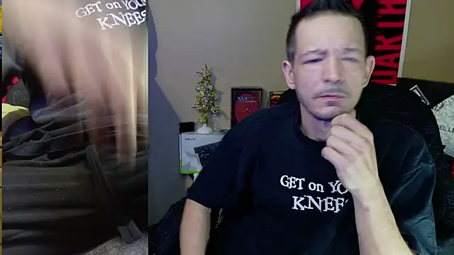 Snapshot of MasterForgedRayy chatting on December 31, 12:36 pm MasterForgedRayy online show from December 31, 12:36 pm