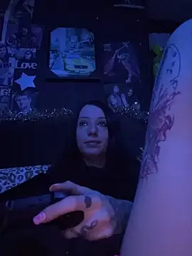 MissMidnightUK online show from December 14, 12:27 am